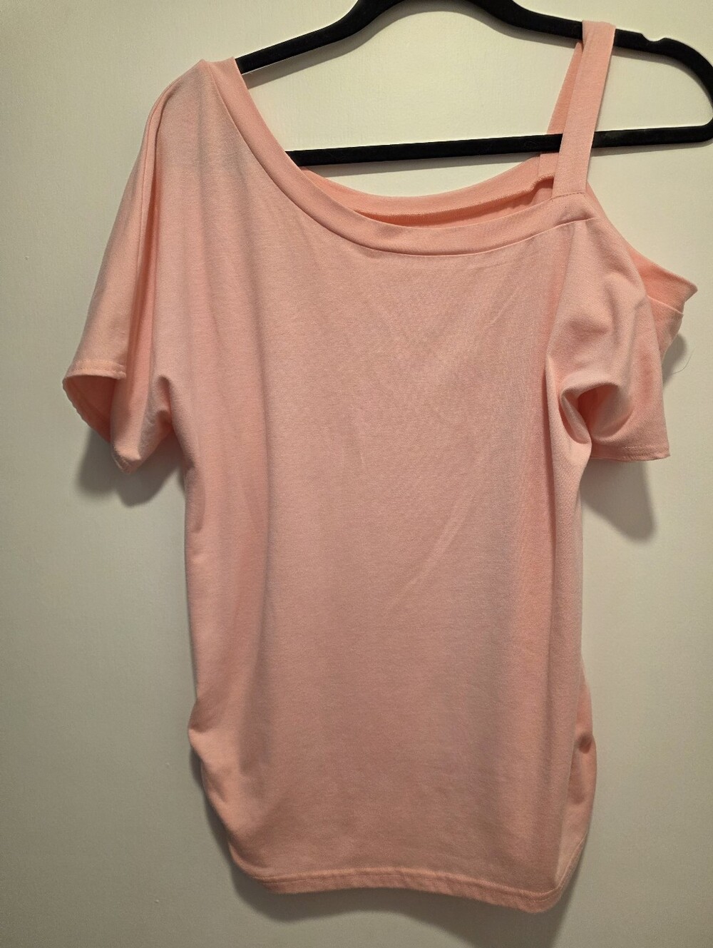 Women’s One-Shoulder Pink Top. No brand. Like New Oversized Sz Small